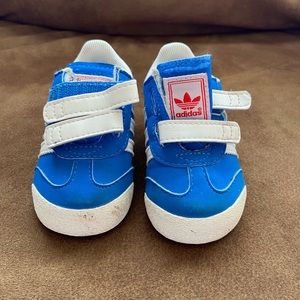 Adidas toddler size 3 shoe, blue